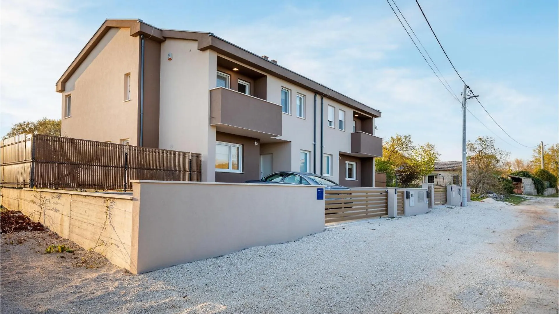 3 Bedroom Beautiful Home In Segotici 0*,